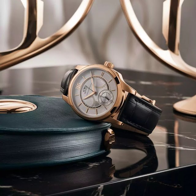 Best Prompts for Creative Advertising with Midjourney A luxury wristwatch with gold accents on a marble background